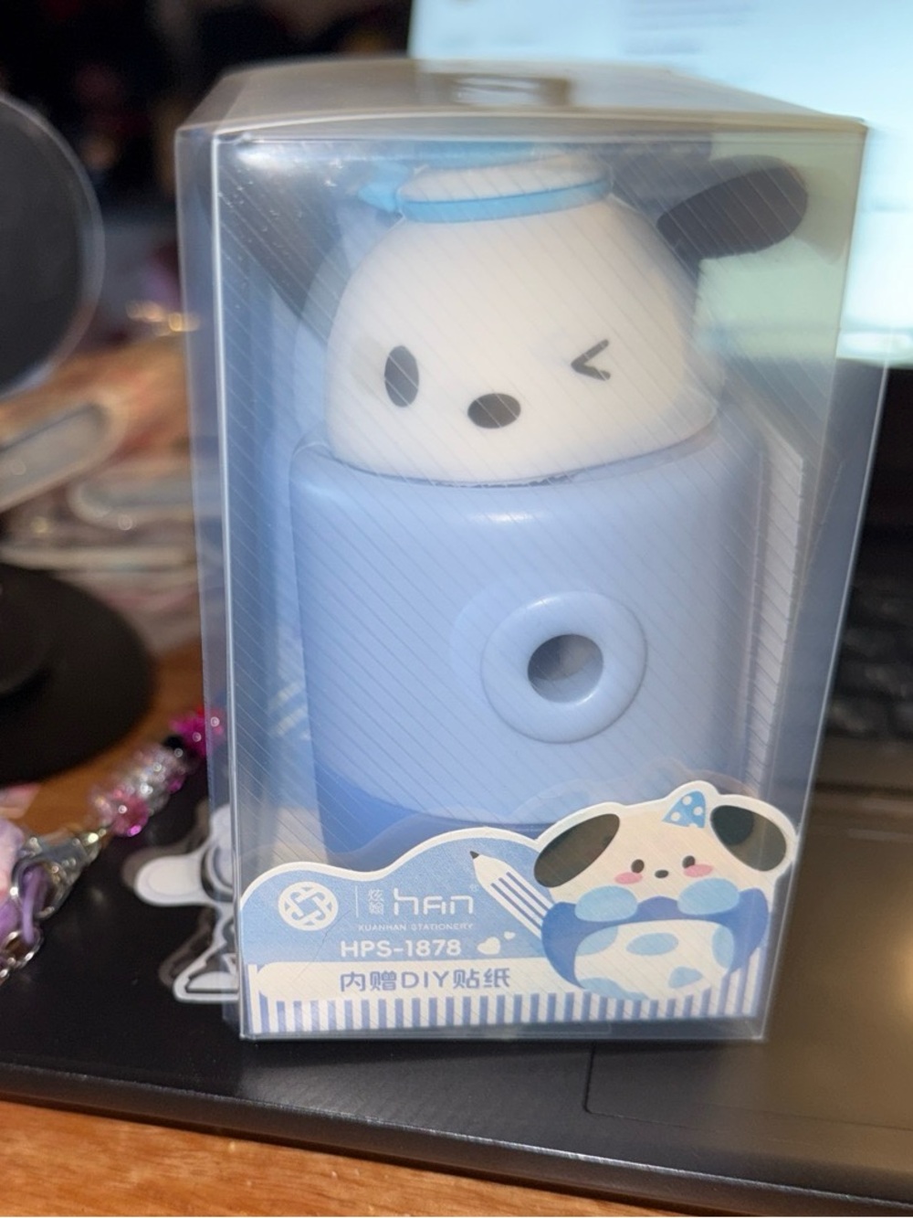 Pocha manual pencil sharpener
